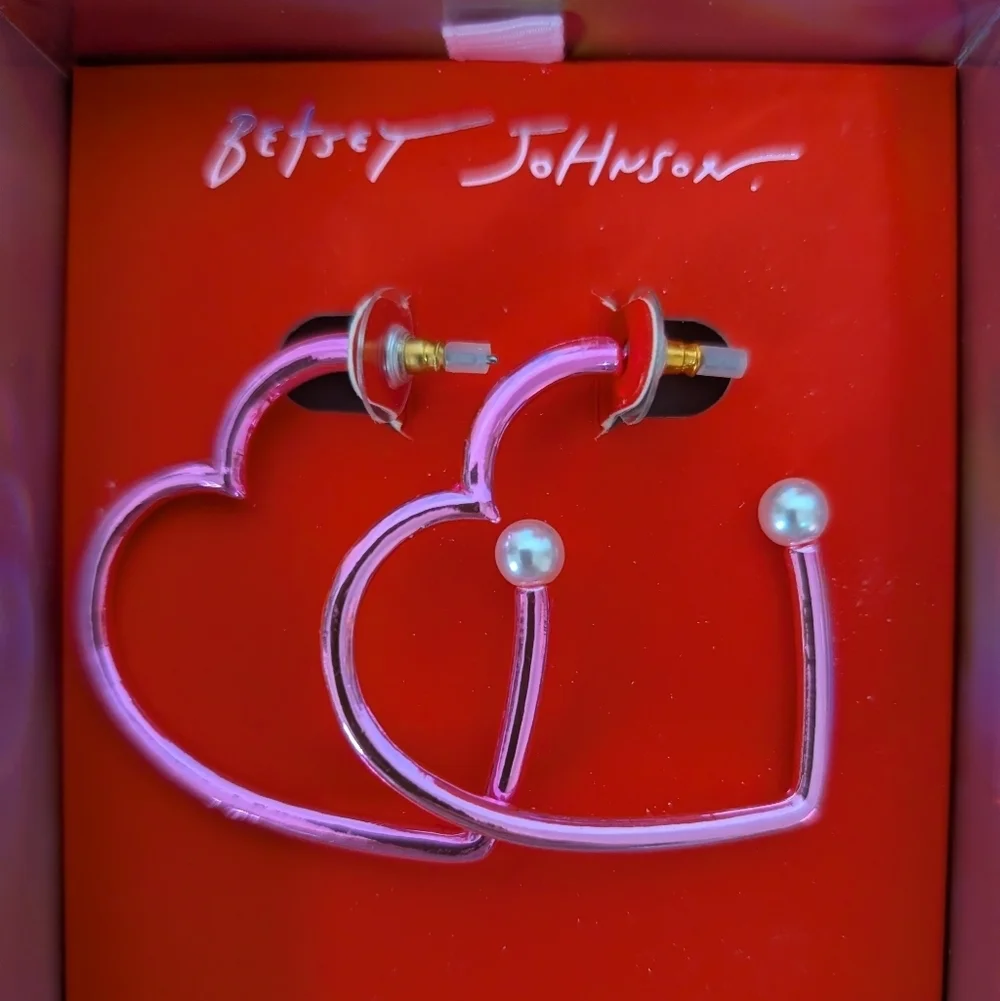 Betsey Johnson chic heart